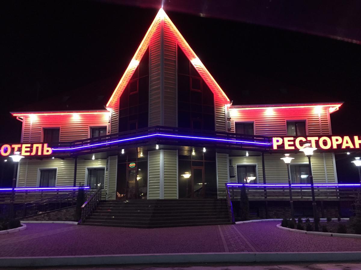 Hotel Oktan Kryve Ozero Buitenkant foto