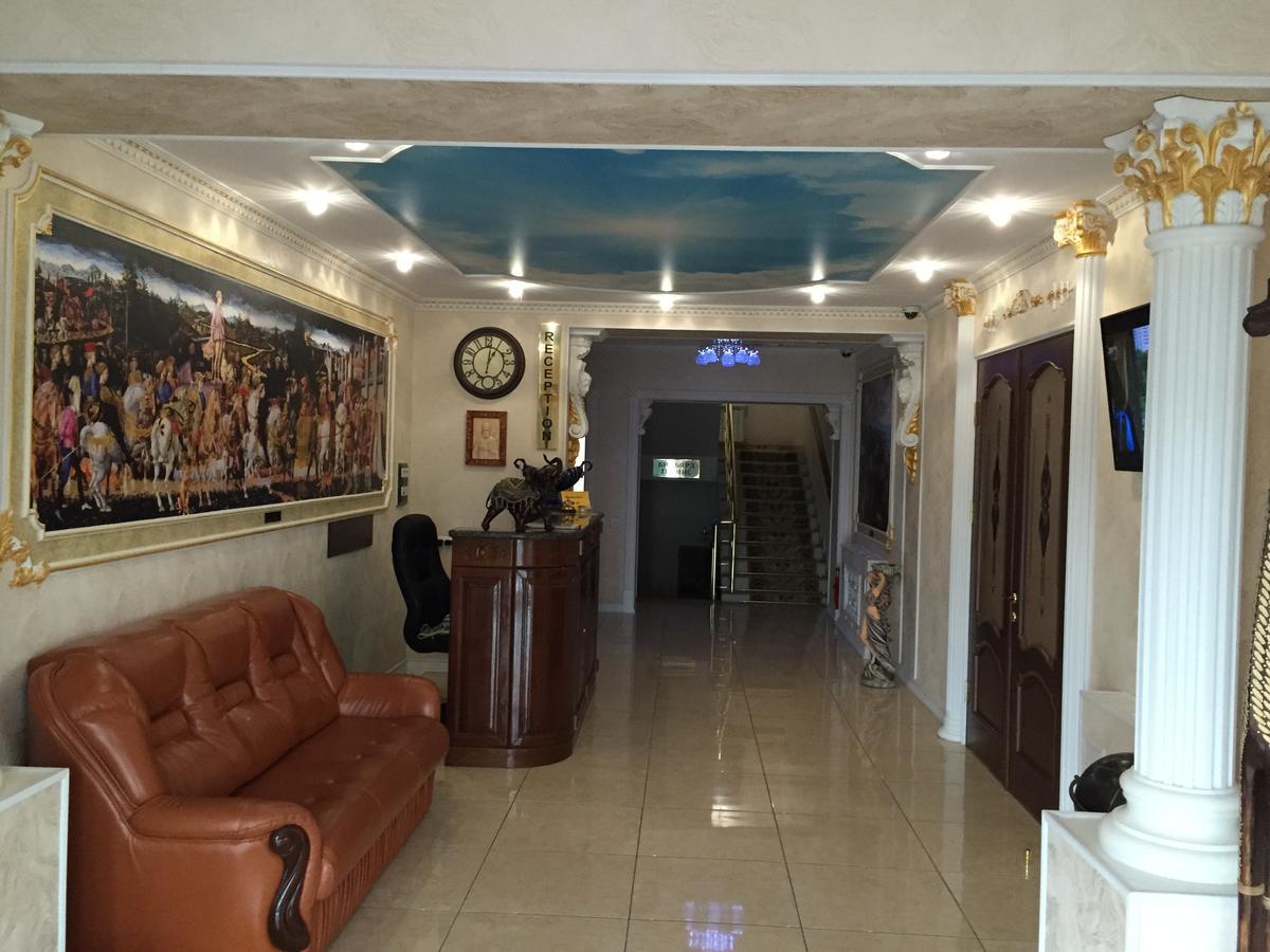 Hotel Oktan Kryve Ozero Buitenkant foto