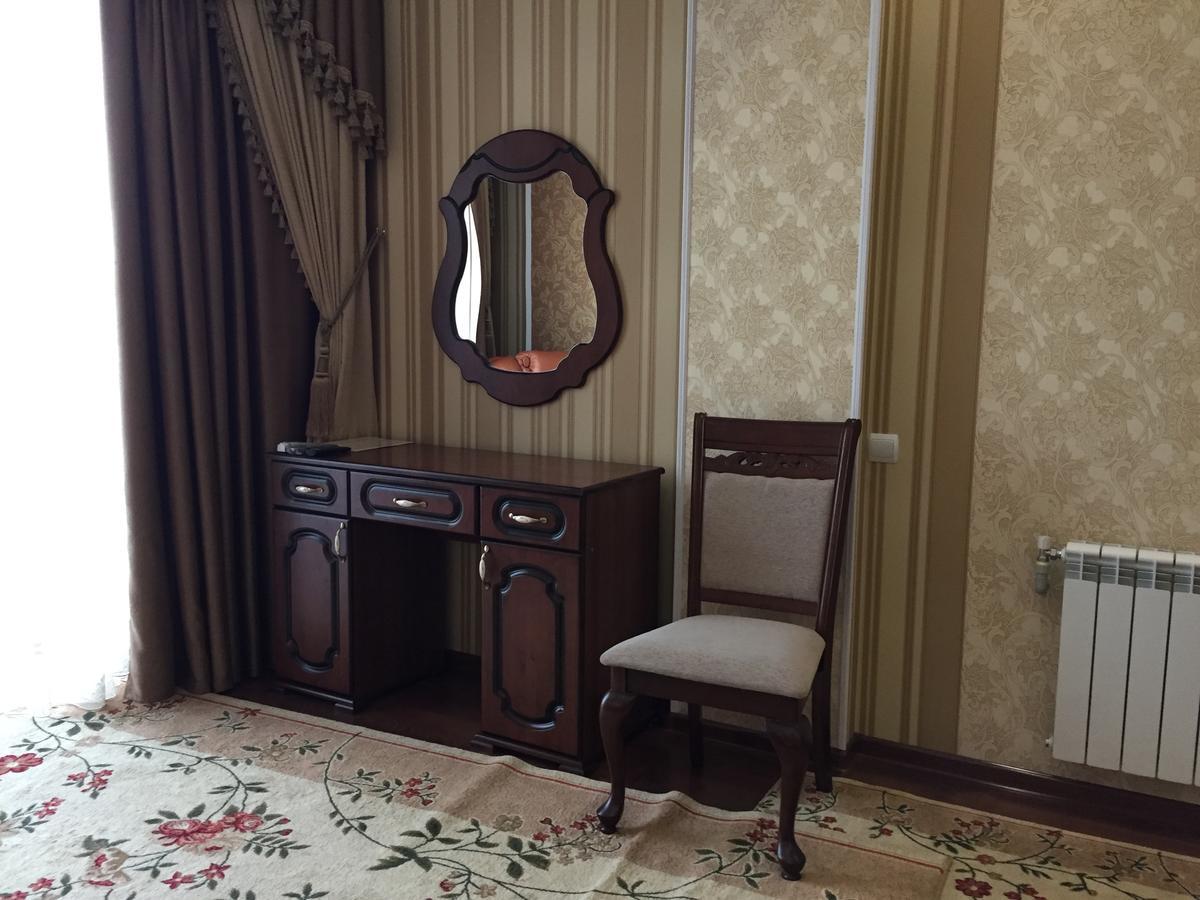 Hotel Oktan Kryve Ozero Buitenkant foto